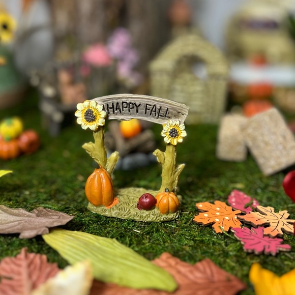 HELLO FALL FAIRY GARDEN GNOME VILLAGE GIFT SET - Picture 9 of 16